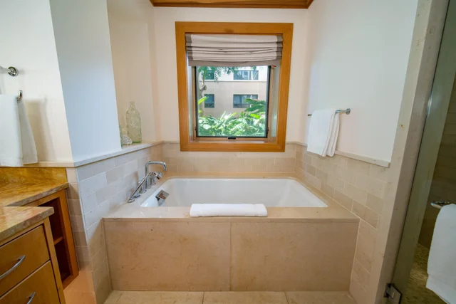 Listing Image for 1 Bay Dr 1204 30 of 36