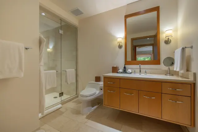 Listing Image for 1 Bay Dr 2502 23 of 34
