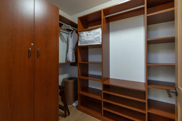 Listing Image for 1 Bay Dr 2502 28 of 34