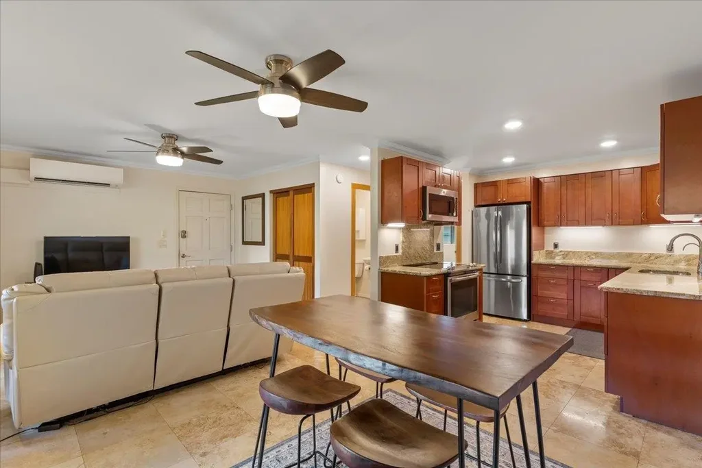 1450 S Kihei Rd B202, Kihei