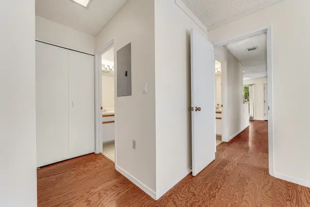 Listing Image for 160 Keonekai Rd 8-102 19 of 44