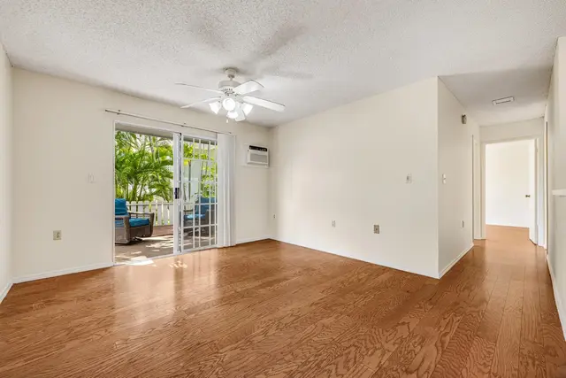 Listing Image for 160 Keonekai Rd 8-102 2 of 44