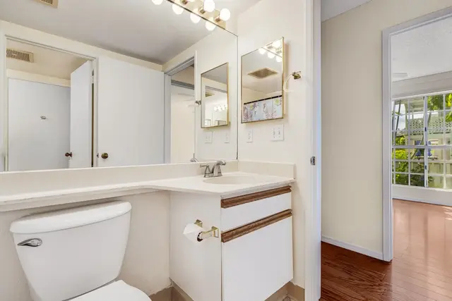 Listing Image for 160 Keonekai Rd 8-102 20 of 44