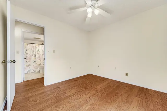 Listing Image for 160 Keonekai Rd 8-102 26 of 44