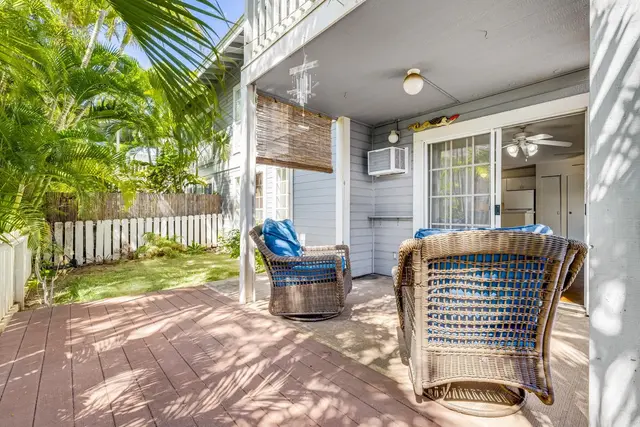Listing Image for 160 Keonekai Rd 8-102 30 of 44