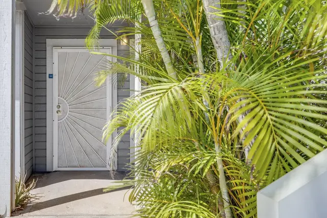Listing Image for 160 Keonekai Rd 8-102 34 of 44