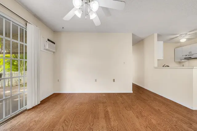 Listing Image for 160 Keonekai Rd 8-102 7 of 44