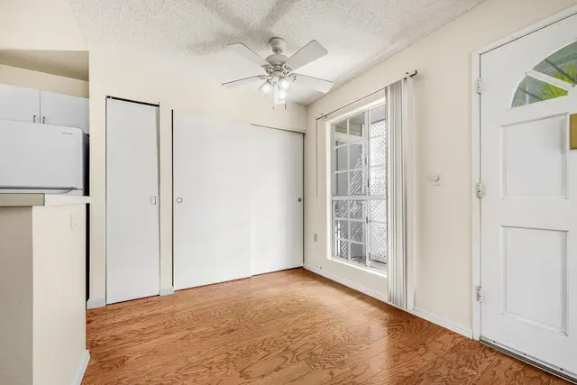 Listing Image for 160 Keonekai Rd 8-102 8 of 44