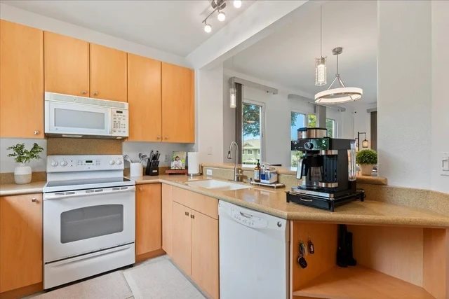 Listing Image for 23 Kuaiwa Way 22 A 18 of 42