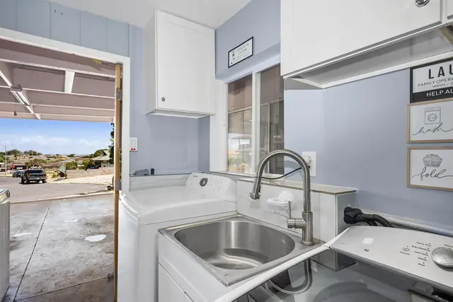 Listing Image for 709 Pona Way 8 of 28
