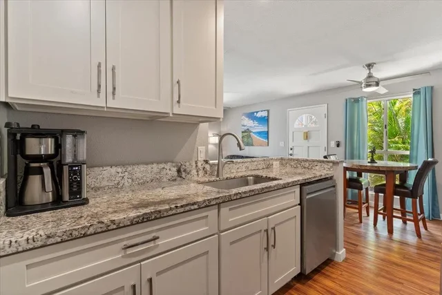 Listing Image for 160 Keonekai Rd 26-101 15 of 32