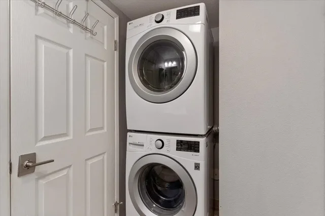 Listing Image for 160 Keonekai Rd 26-101 27 of 32