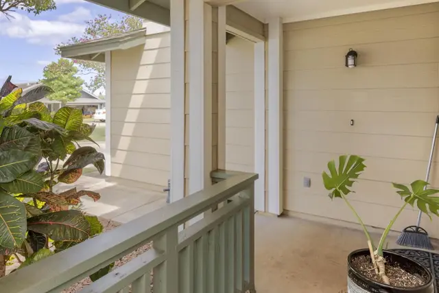 Listing Image for 46 Hoowehi Pl 7 of 33