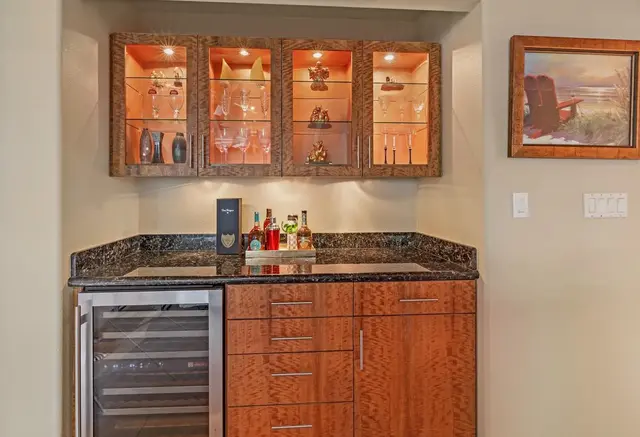 Listing Image for 122 Ikea Pl 17 of 46