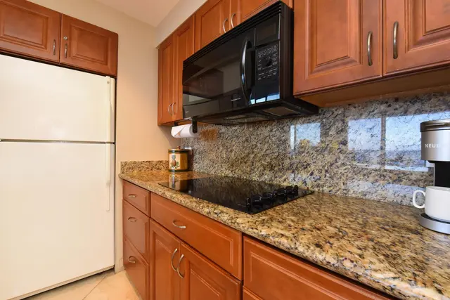 Listing Image for 110 Kaanapali Shores Pl 913 8 of 49