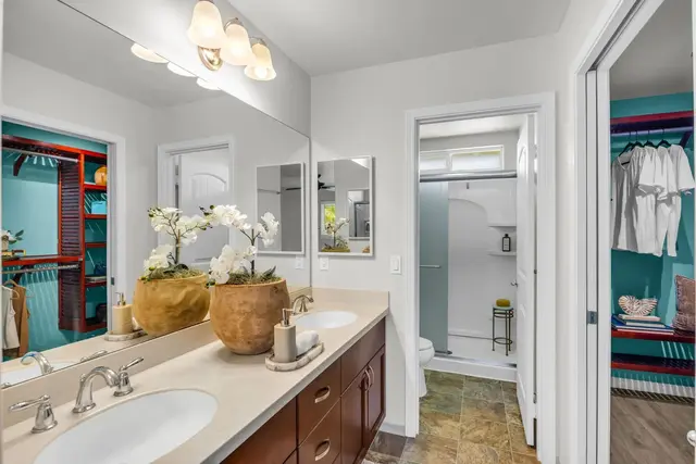 Listing Image for 53 Meheu Cir 11 of 21