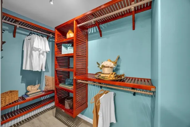 Listing Image for 53 Meheu Cir 13 of 21