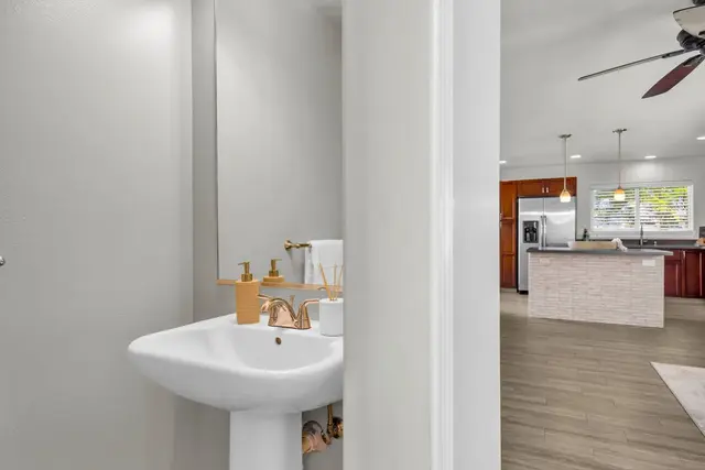 Listing Image for 53 Meheu Cir 18 of 21