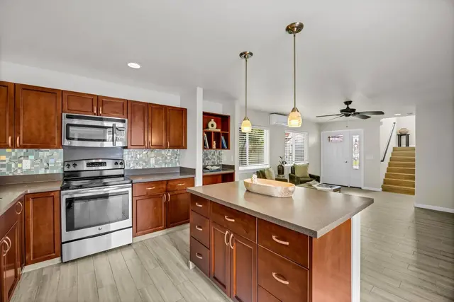 Listing Image for 53 Meheu Cir 3 of 21