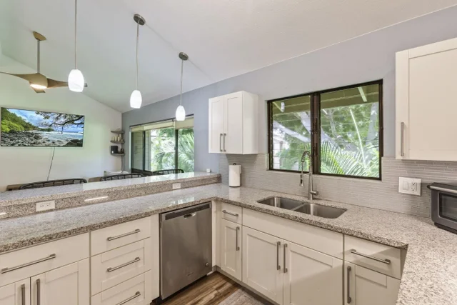 Listing Image for 15 Kulanihakoi St 12e 10 of 50