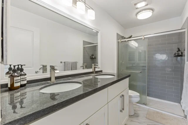 Listing Image for 15 Kulanihakoi St 12e 18 of 50