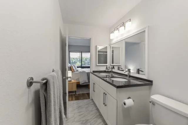 Listing Image for 15 Kulanihakoi St 12e 20 of 50