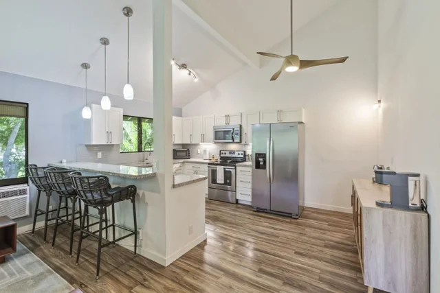 Listing Image for 15 Kulanihakoi St 12e 7 of 50