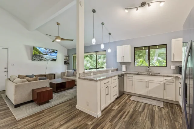 Listing Image for 15 Kulanihakoi St 12e 8 of 50