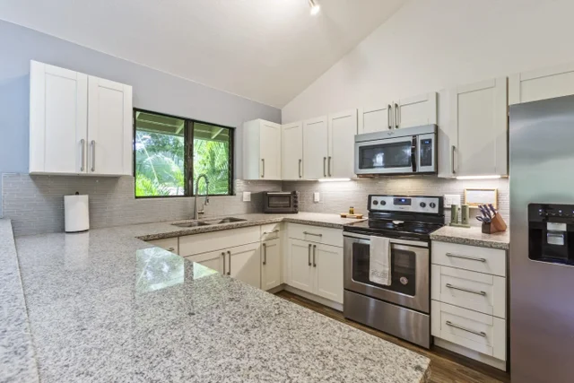 Listing Image for 15 Kulanihakoi St 12e 9 of 50