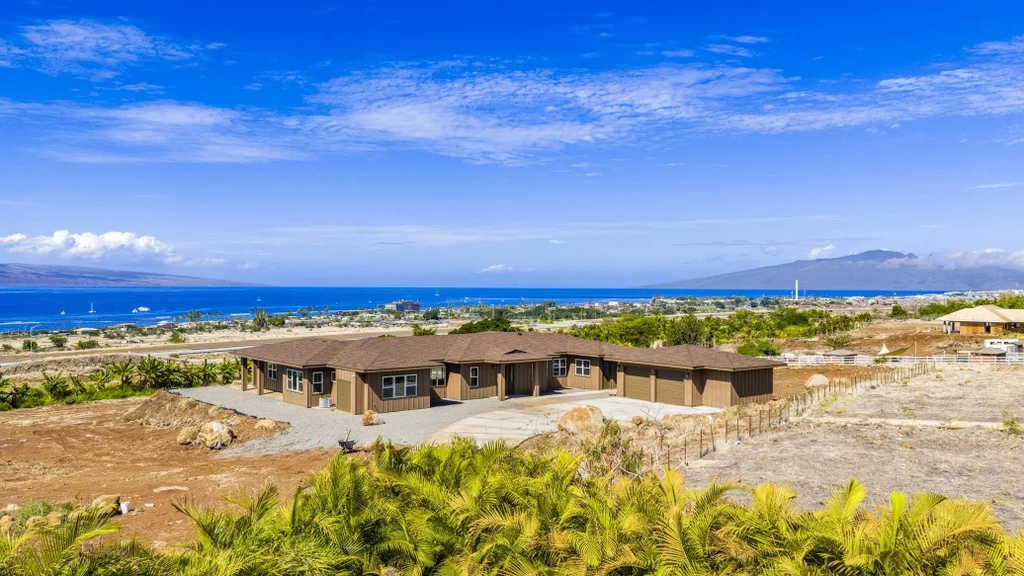 257 Hokiokio Pl A, Lahaina