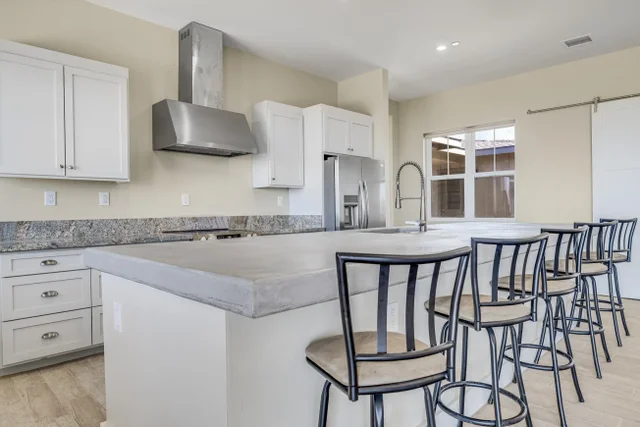 Listing Image for 257 Hokiokio Pl A 10 of 48