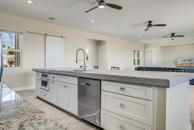 Listing Image for 257 Hokiokio Pl A 11 of 48