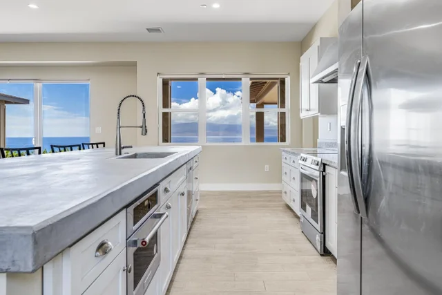 Listing Image for 257 Hokiokio Pl A 12 of 48