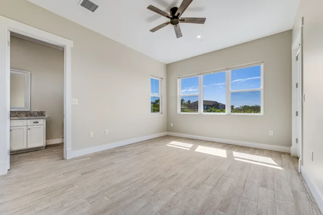 Listing Image for 257 Hokiokio Pl A 19 of 48