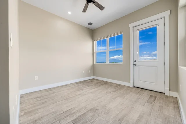 Listing Image for 257 Hokiokio Pl A 23 of 48