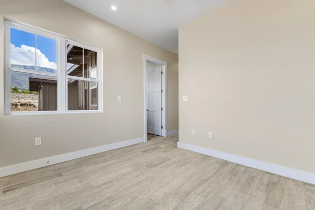 Listing Image for 257 Hokiokio Pl A 30 of 48