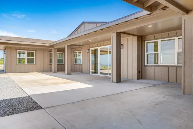 Listing Image for 257 Hokiokio Pl A 35 of 48