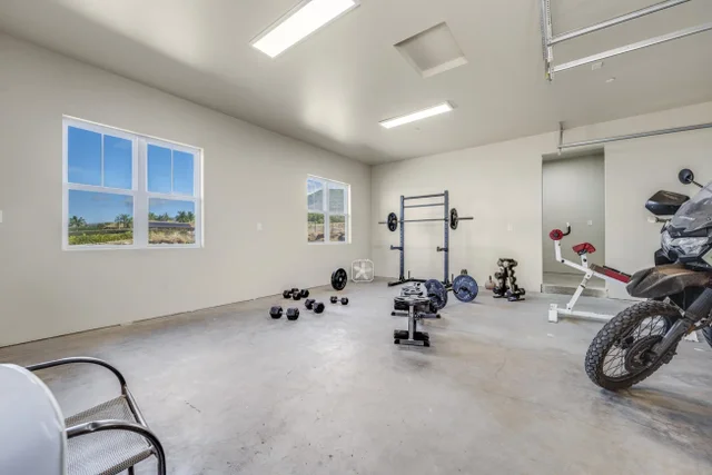 Listing Image for 257 Hokiokio Pl A 40 of 48