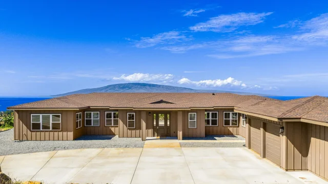 Listing Image for 257 Hokiokio Pl A 5 of 48