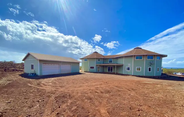 Listing Image for 3035 Kalua Koi Rd 1 of 30