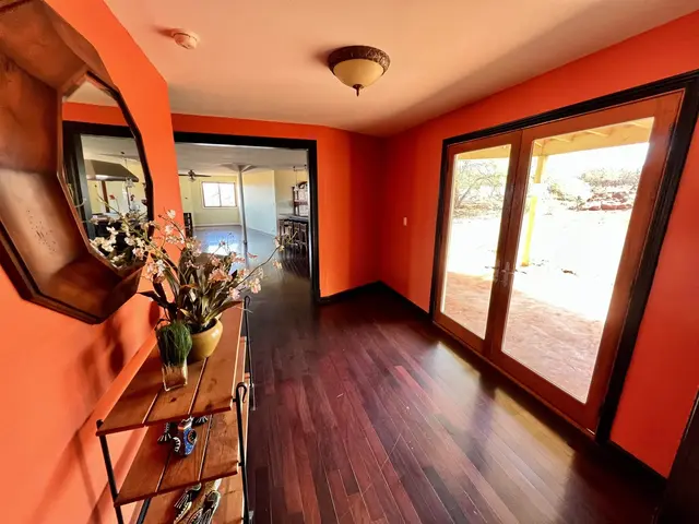Listing Image for 3035 Kalua Koi Rd 10 of 30