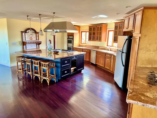 Listing Image for 3035 Kalua Koi Rd 11 of 30