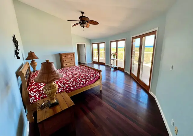 Listing Image for 3035 Kalua Koi Rd 19 of 30