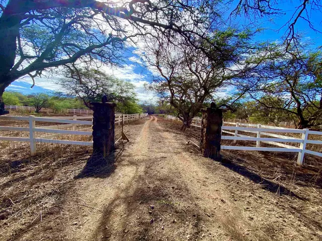 Listing Image for 3035 Kalua Koi Rd 2 of 30