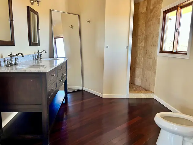 Listing Image for 3035 Kalua Koi Rd 20 of 30