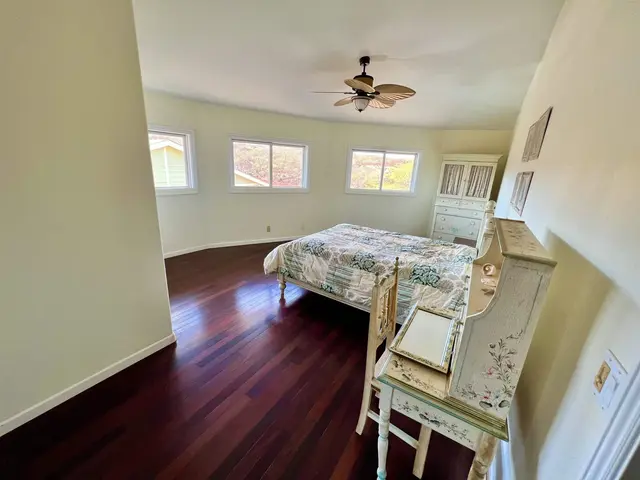 Listing Image for 3035 Kalua Koi Rd 21 of 30