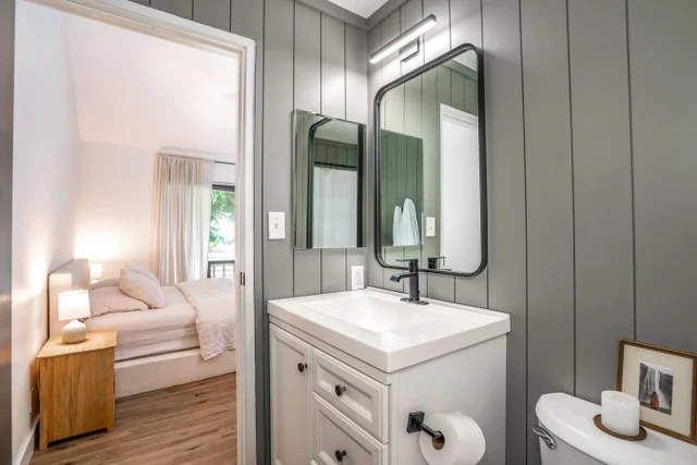 Listing Image for 15 Kulanihakoi St 14f 17 of 33