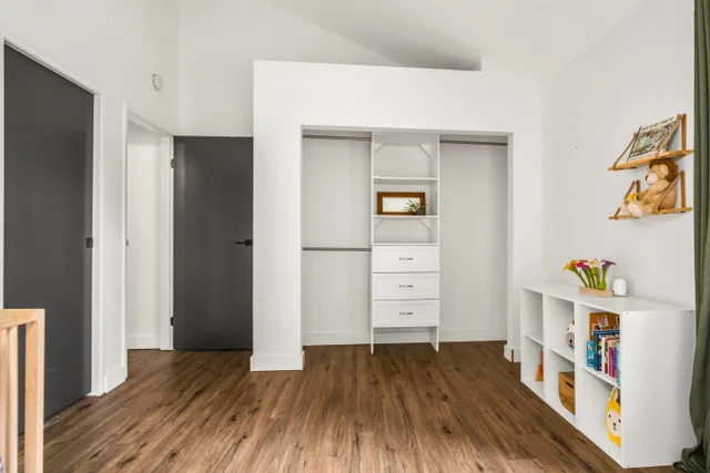 Listing Image for 15 Kulanihakoi St 14f 21 of 33