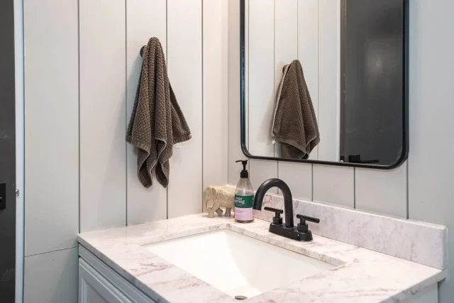 Listing Image for 15 Kulanihakoi St 14f 26 of 33