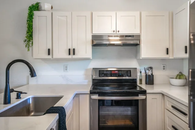 Listing Image for 15 Kulanihakoi St 14f 9 of 33